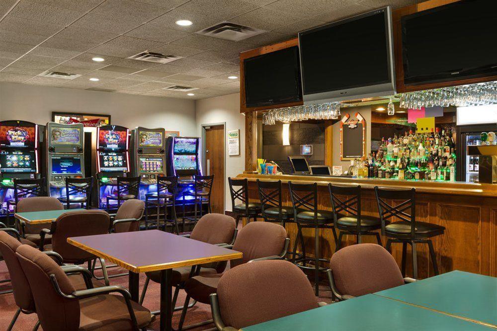 Coast Swift Current Hotel Экстерьер фото