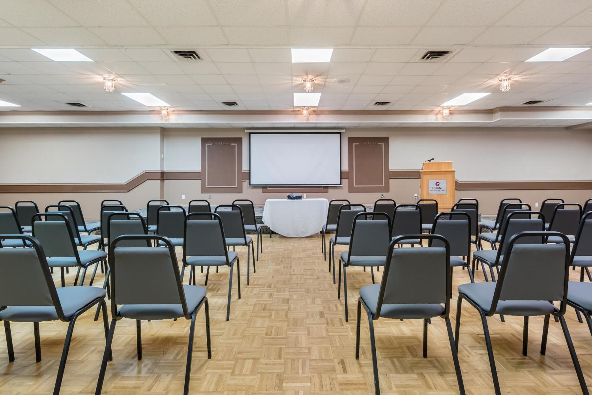 Coast Swift Current Hotel Экстерьер фото