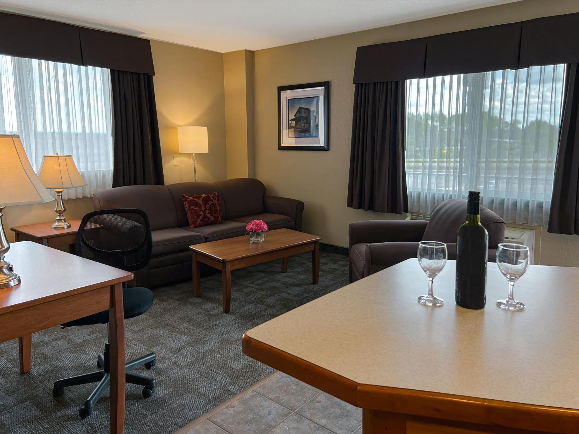 Coast Swift Current Hotel Экстерьер фото