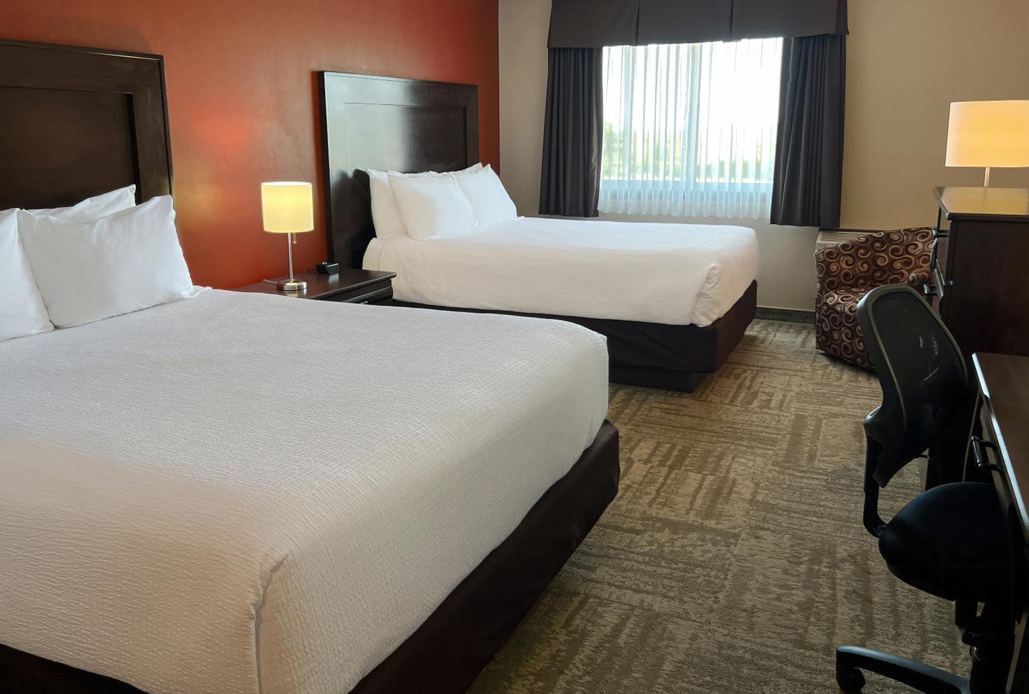 Coast Swift Current Hotel Экстерьер фото
