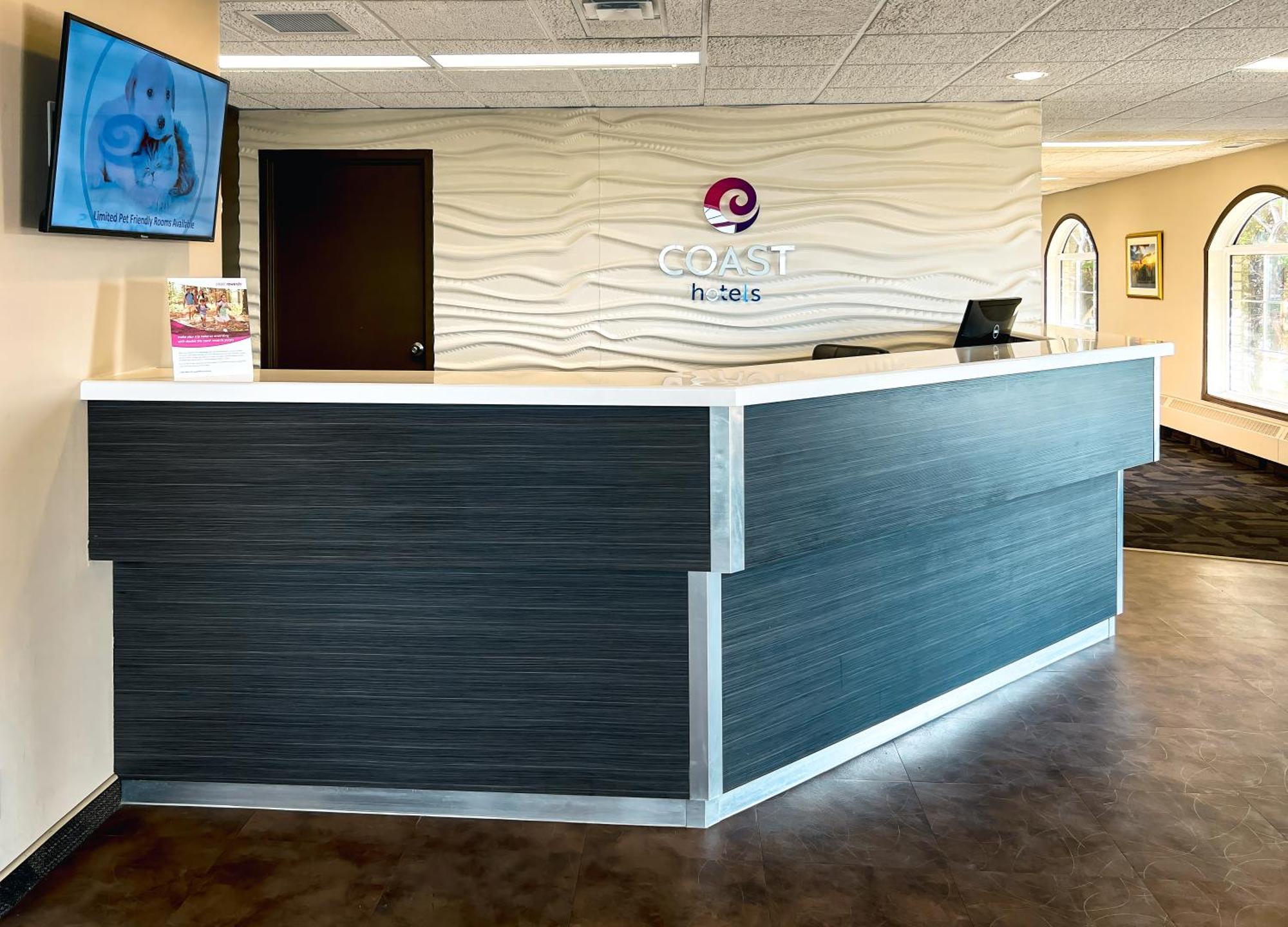 Coast Swift Current Hotel Экстерьер фото