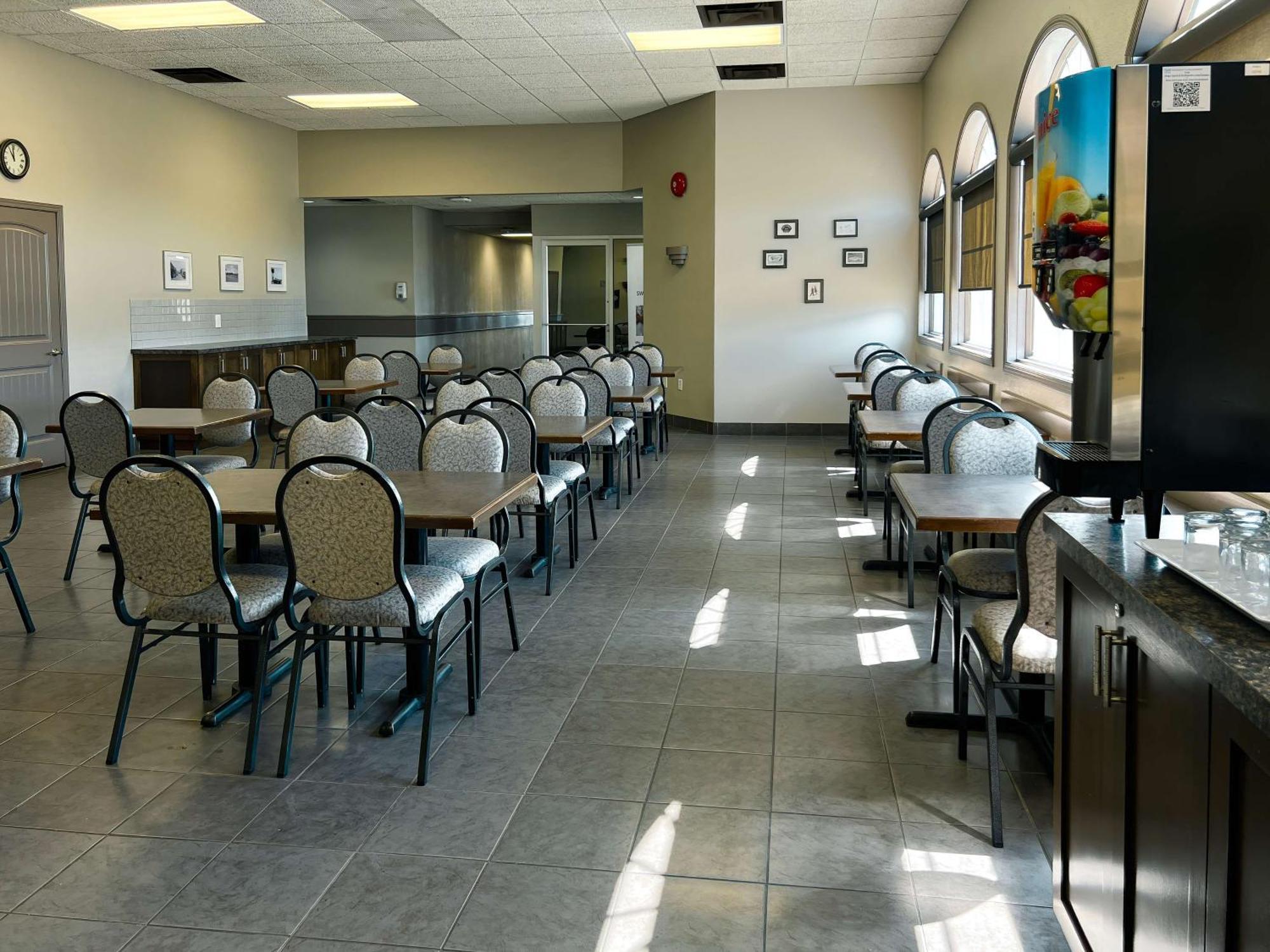 Coast Swift Current Hotel Экстерьер фото