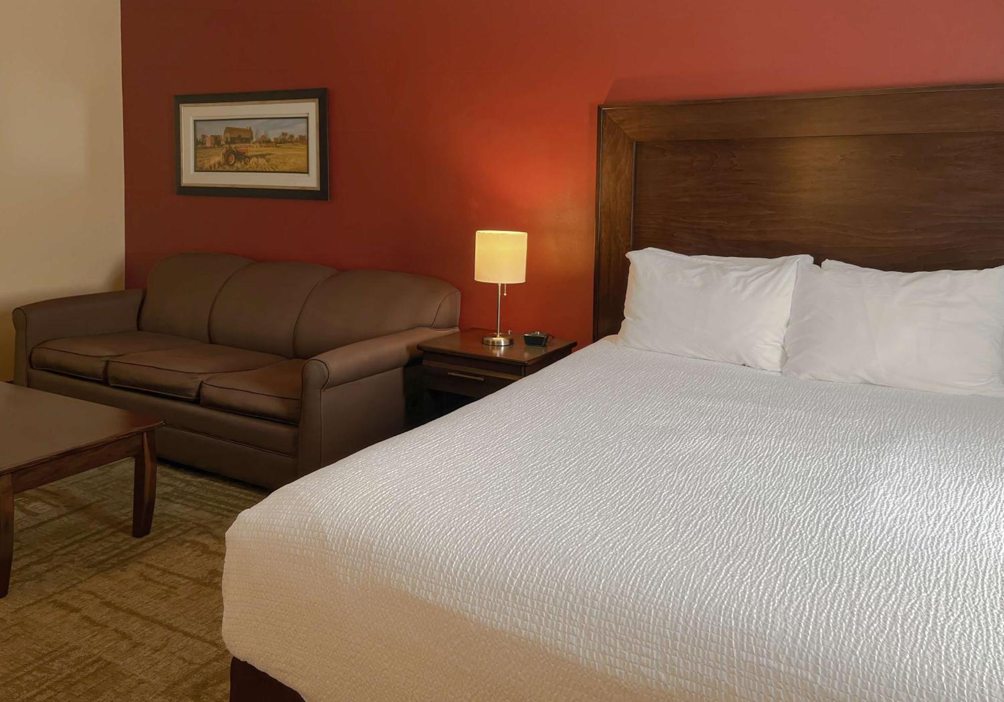 Coast Swift Current Hotel Экстерьер фото