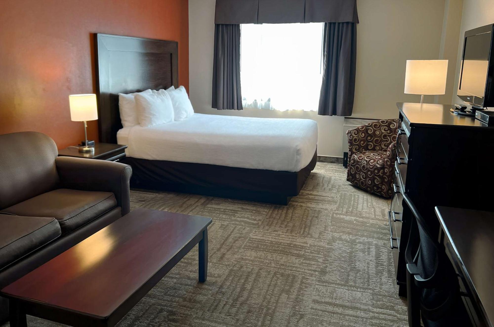Coast Swift Current Hotel Экстерьер фото