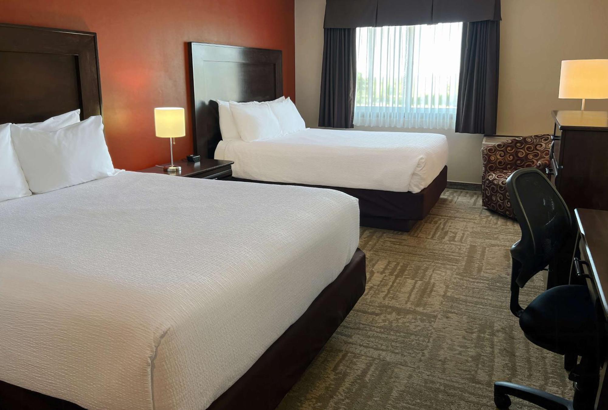Coast Swift Current Hotel Экстерьер фото