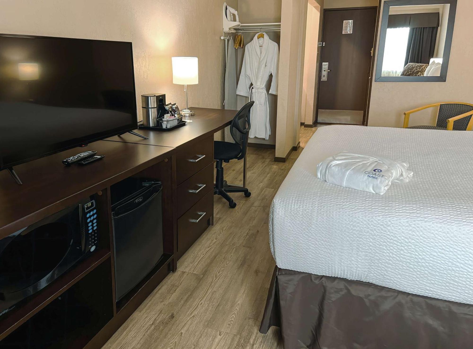 Coast Swift Current Hotel Экстерьер фото