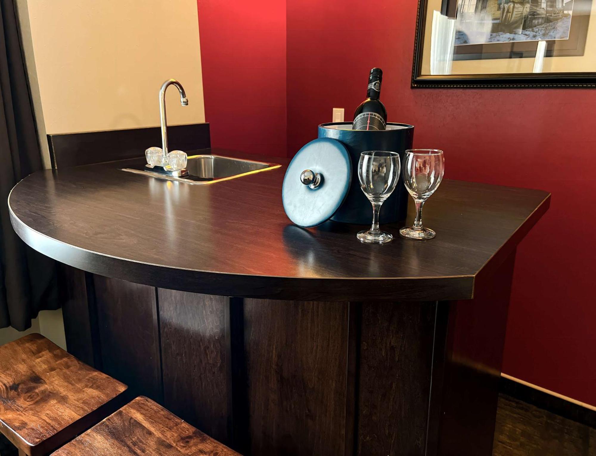 Coast Swift Current Hotel Экстерьер фото