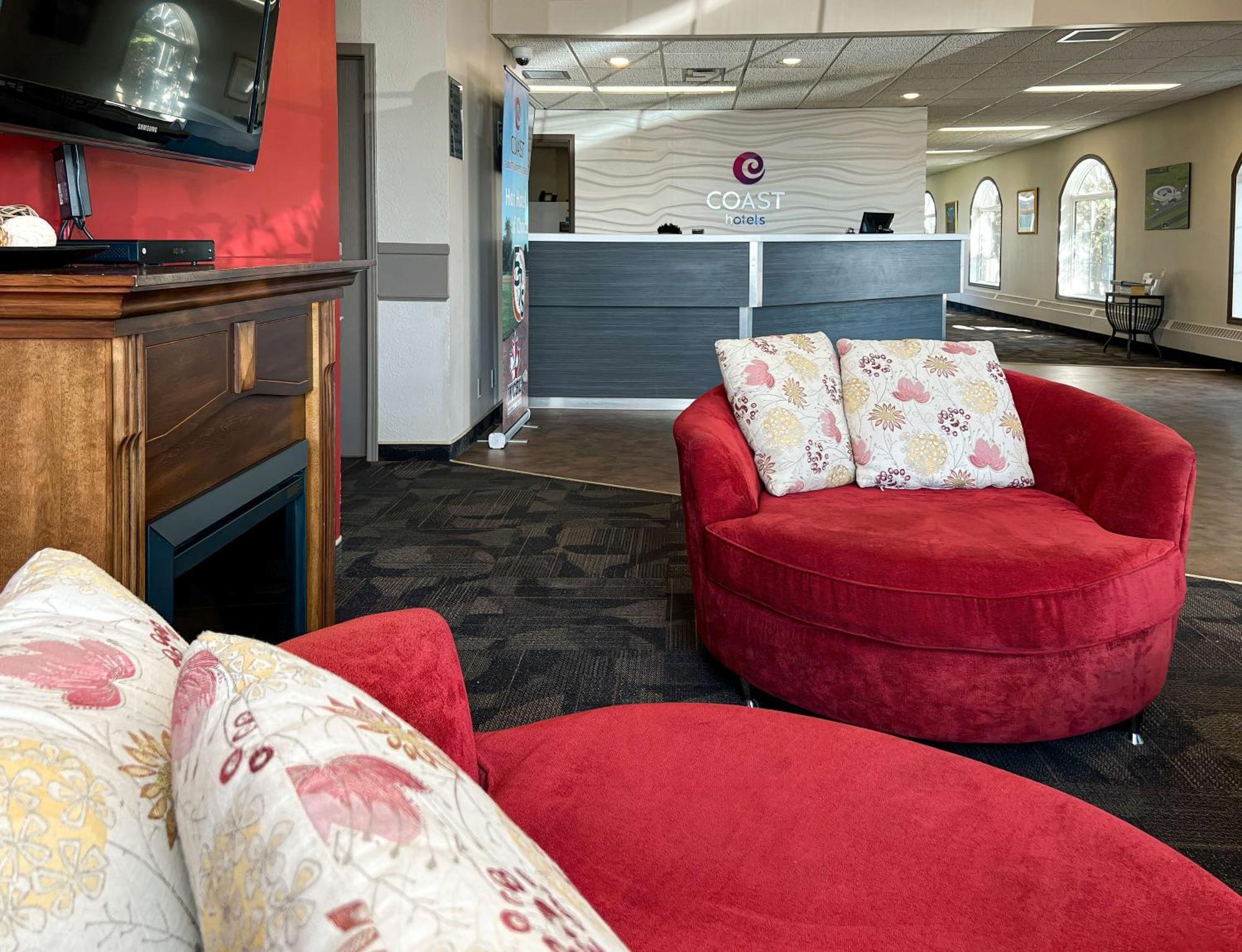 Coast Swift Current Hotel Экстерьер фото